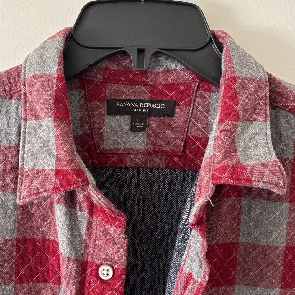 Banana Republic Men’s Red and Gray Plaid Casual Button Down Shirt large